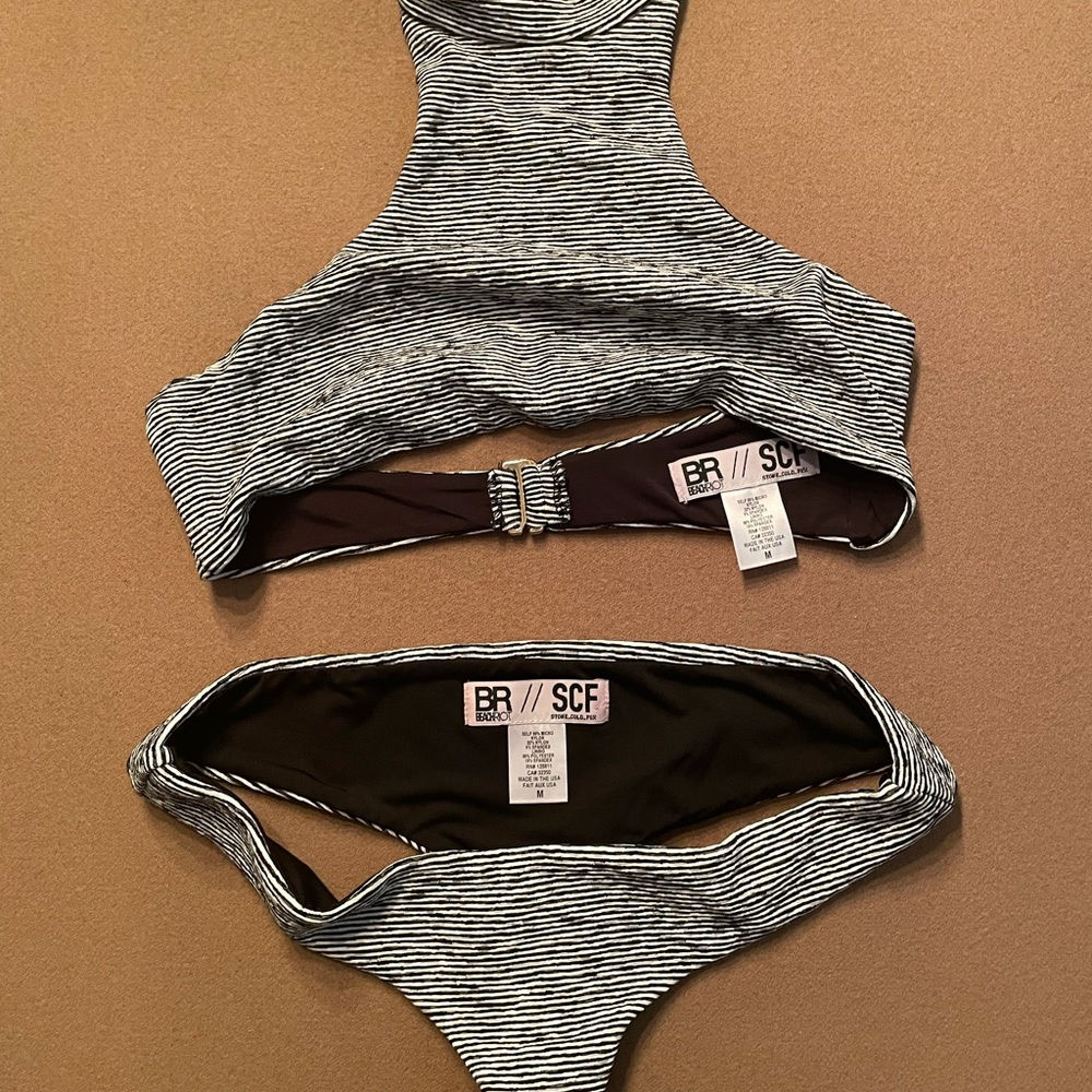 Beach Riot x Stone Cold Fox - Picture 4 of 4